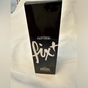 MAC PREP + PRIME FIX+ MATTE brand new